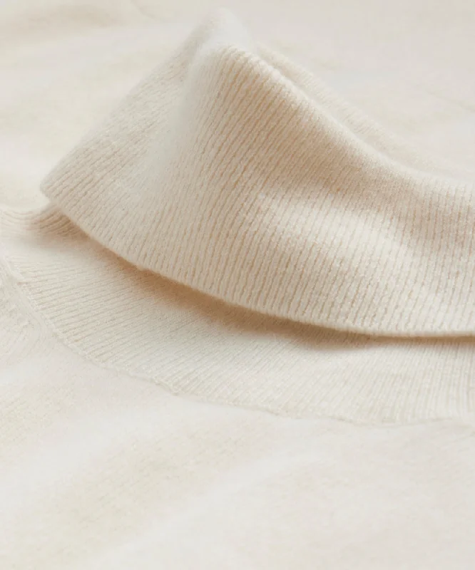 cashmere-turtleneck-bisque