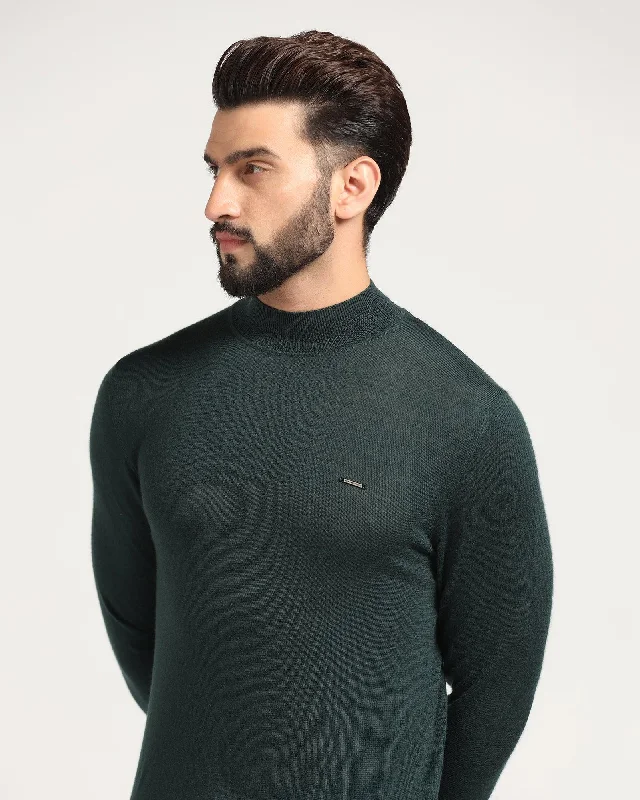 turtle-neck-sweater-in-green-jester