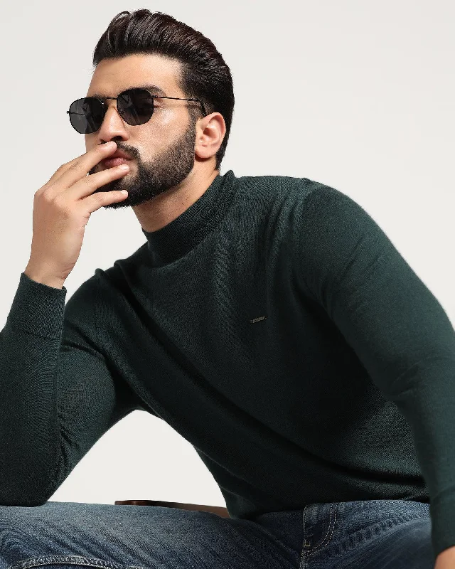 turtle-neck-sweater-in-green-jester