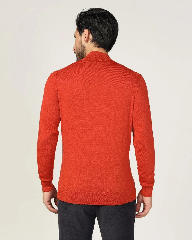 turtle-neck-sweater-in-rust-jester