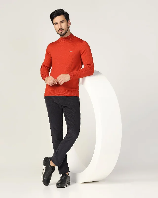 turtle-neck-sweater-in-rust-jester