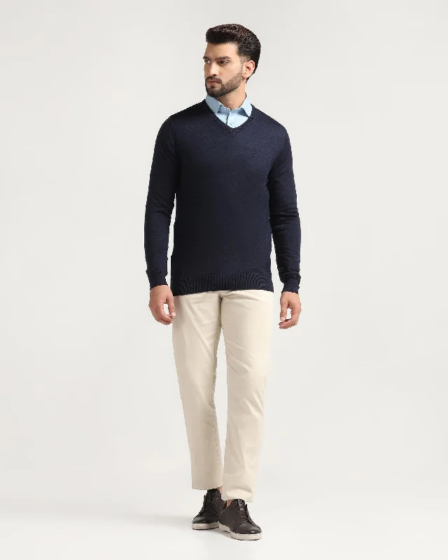 v-neck-sweater-in-navy-rosin