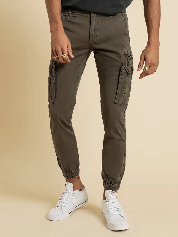 Eagle Cargo Pants in Army Green