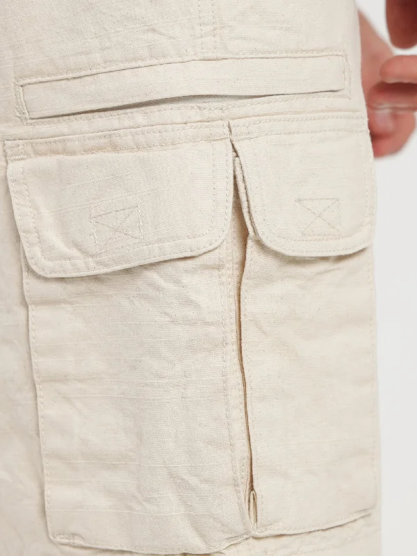 slacker-cargo-shorts-in-unbleached