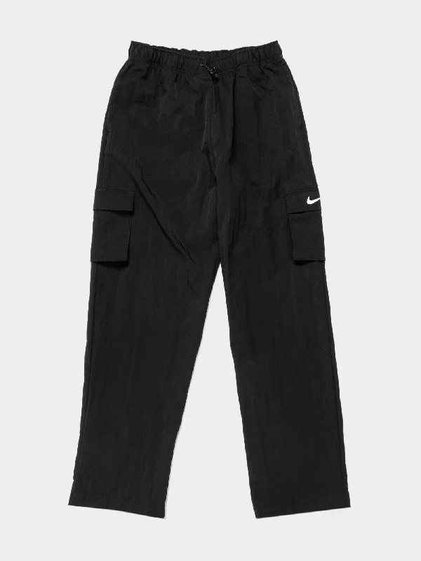 sportswear-essentials-woven-cargo-pants