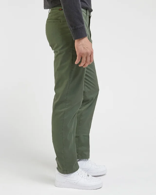 lee-regular-mens-chino-olive-grove