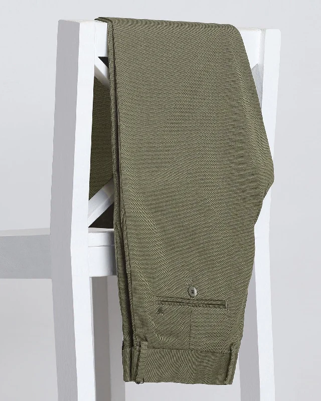 solid-casual-khakis-in-olive-b-95-cloud