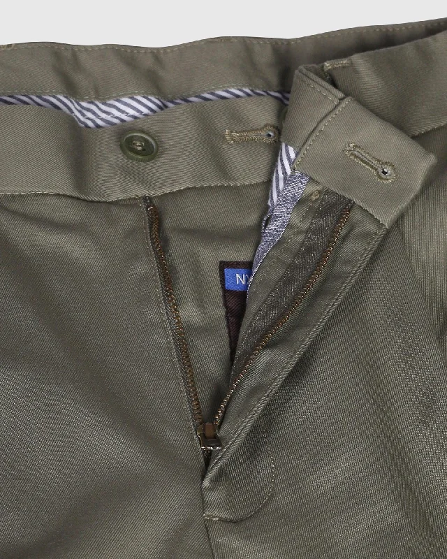 solid-casual-khakis-in-olive-nxt-fit-cygnus-pl