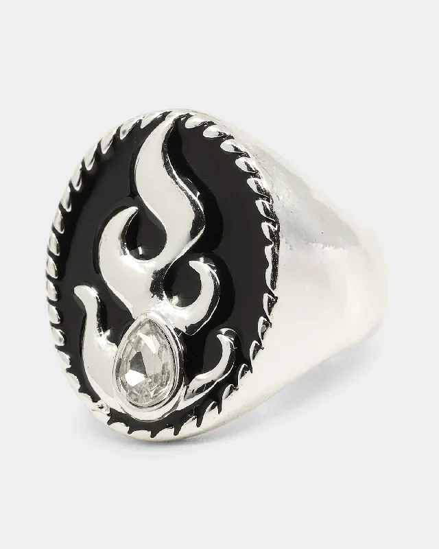 wild-for-the-weekend-flame-signet-ring-large-silver