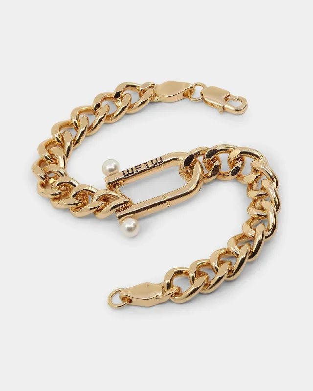 wild-for-the-weekend-pearl-clasp-bracelet-gold